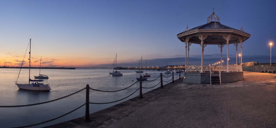 Dun-Laoghaire-pier-band-stand