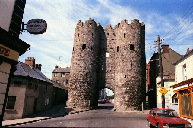 St._Laurence's_Gate,_Drogheda_-_geograph.org.uk_-_1055832.jpg